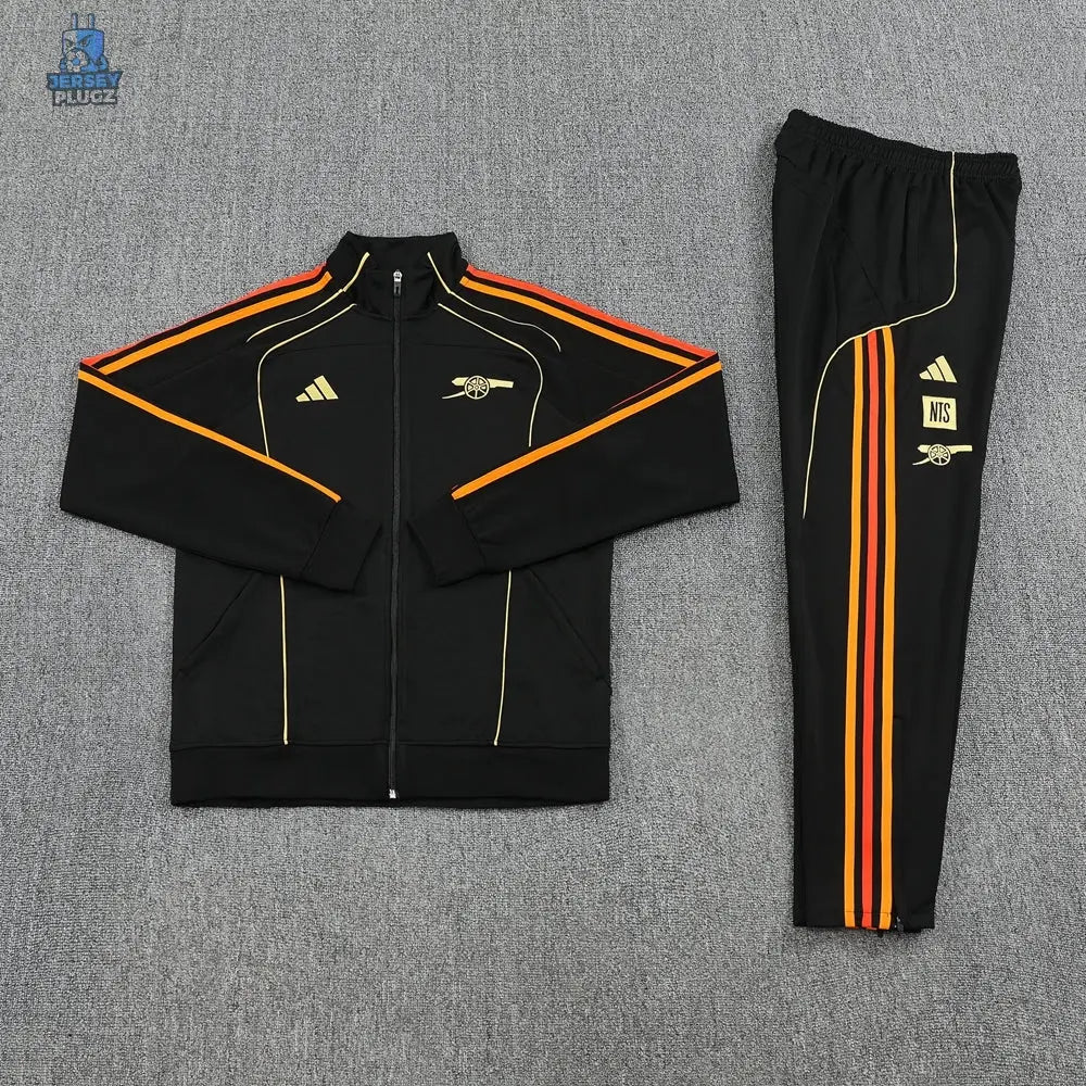ENSEMBLE DE SURVÊTEMENT ARSENAL EXTERIEUR 2025/2026 JerseyPlugz
