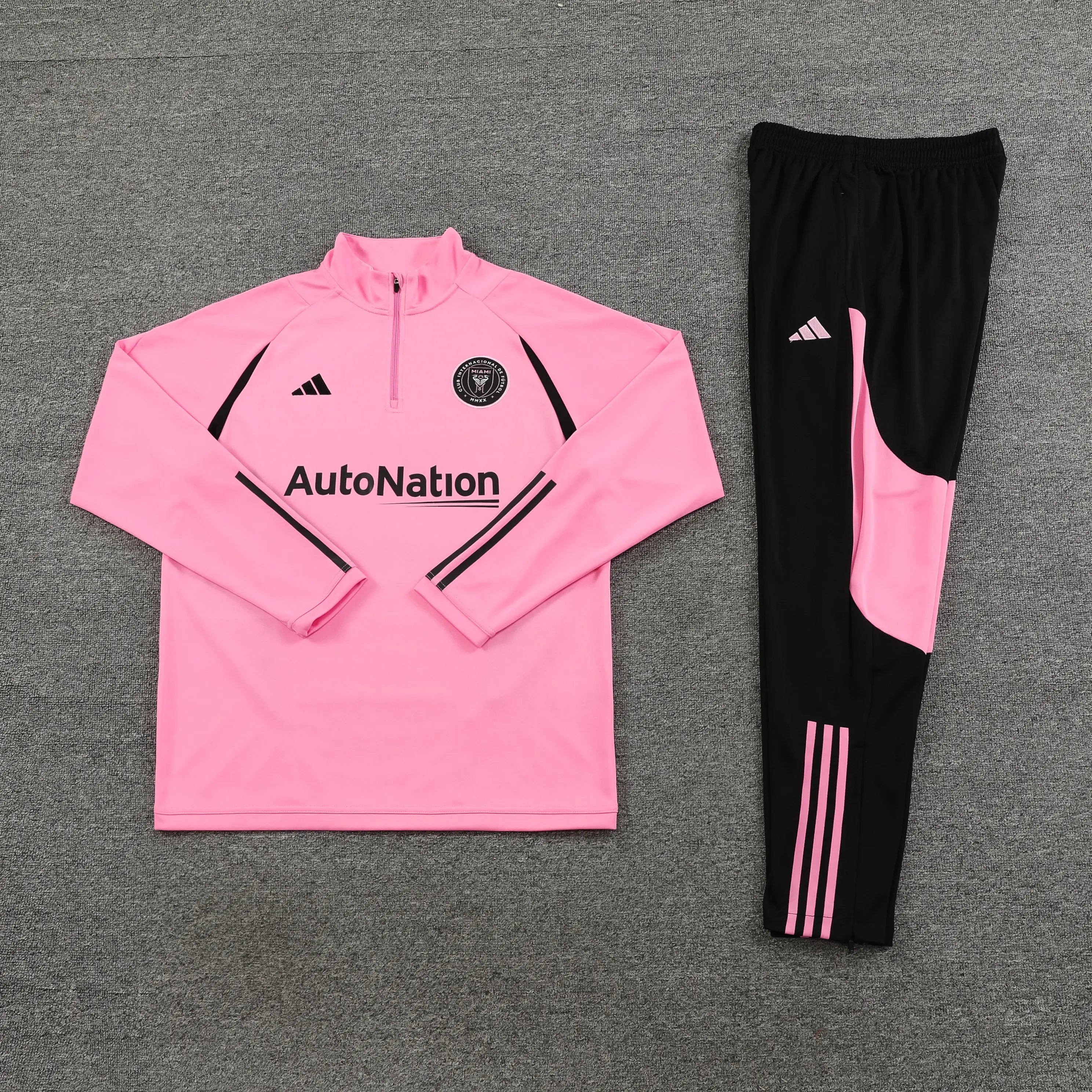 ENSEMBLE DE SURVÊTEMENT INTER MIAMI 2023/2024 JerseyPlugz