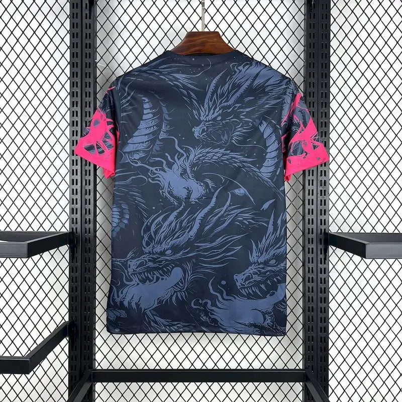 MAILLOT CONCEPT BLACK EDITION FC BARCELONE "PINK DRAGON" JerseyPlugz